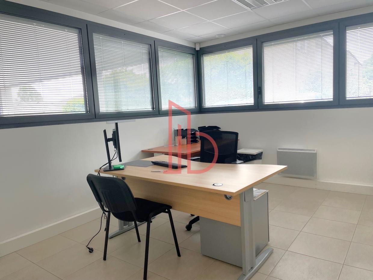 À louer Bureaux - Bruges 33520 - 430m²