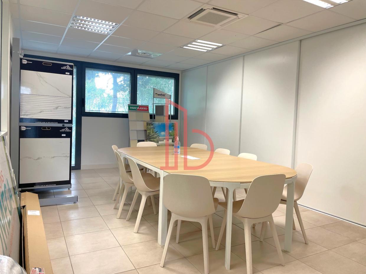 À louer Bureaux - Bruges 33520 - 430m²