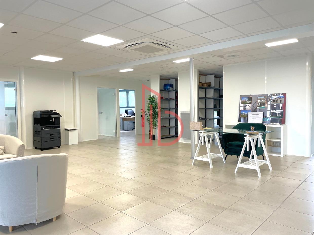 À louer Bureaux - Bruges 33520 - 430m²