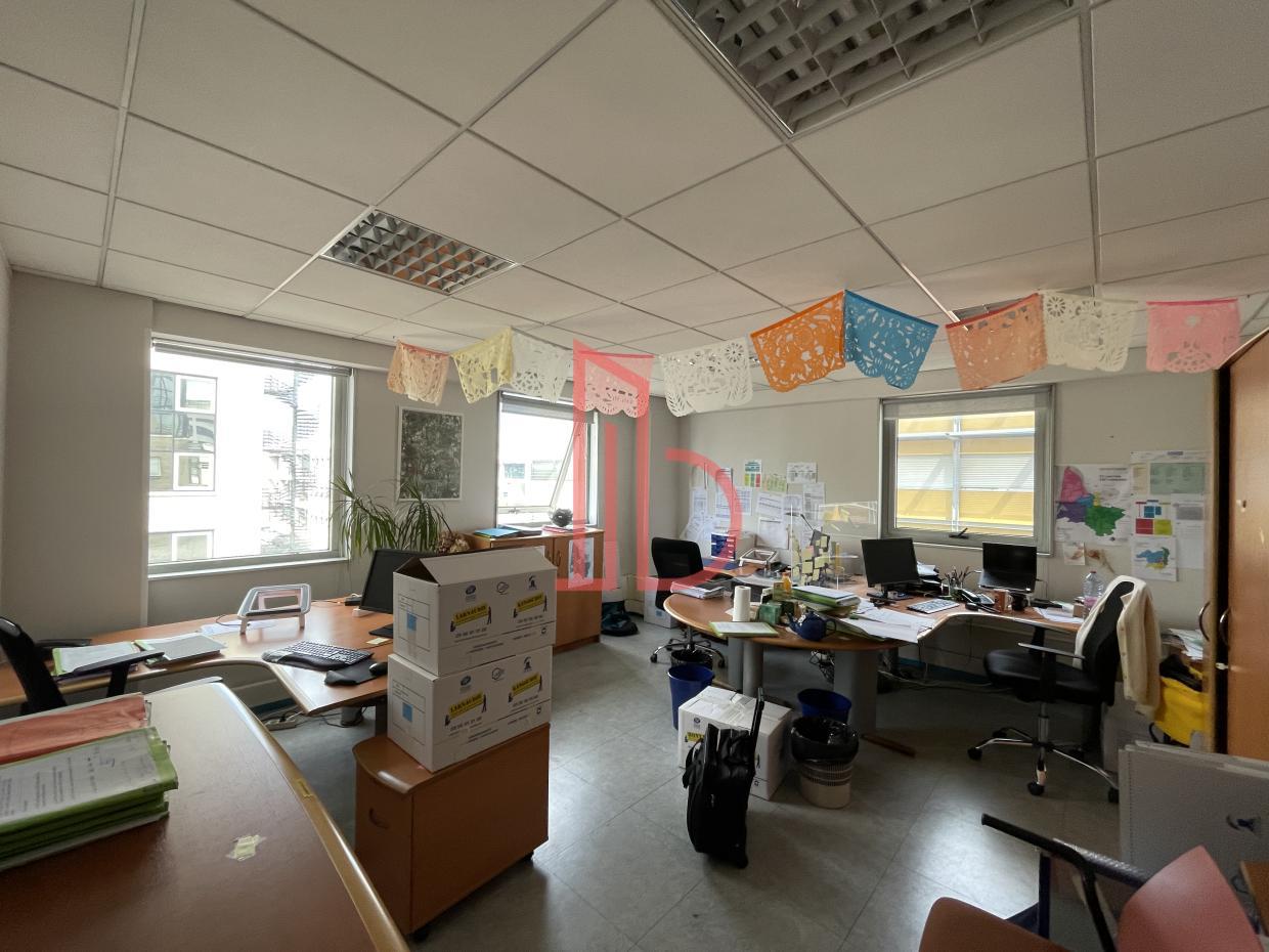 À louer Bureaux - Bordeaux 33000 - 374m²