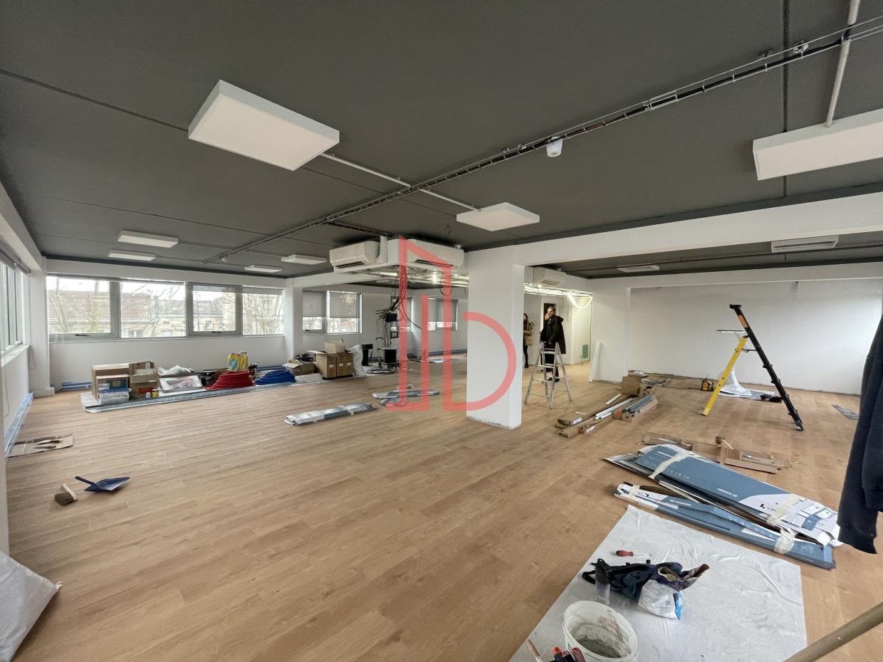 À louer Bureaux - Bordeaux 33000 - 374m²