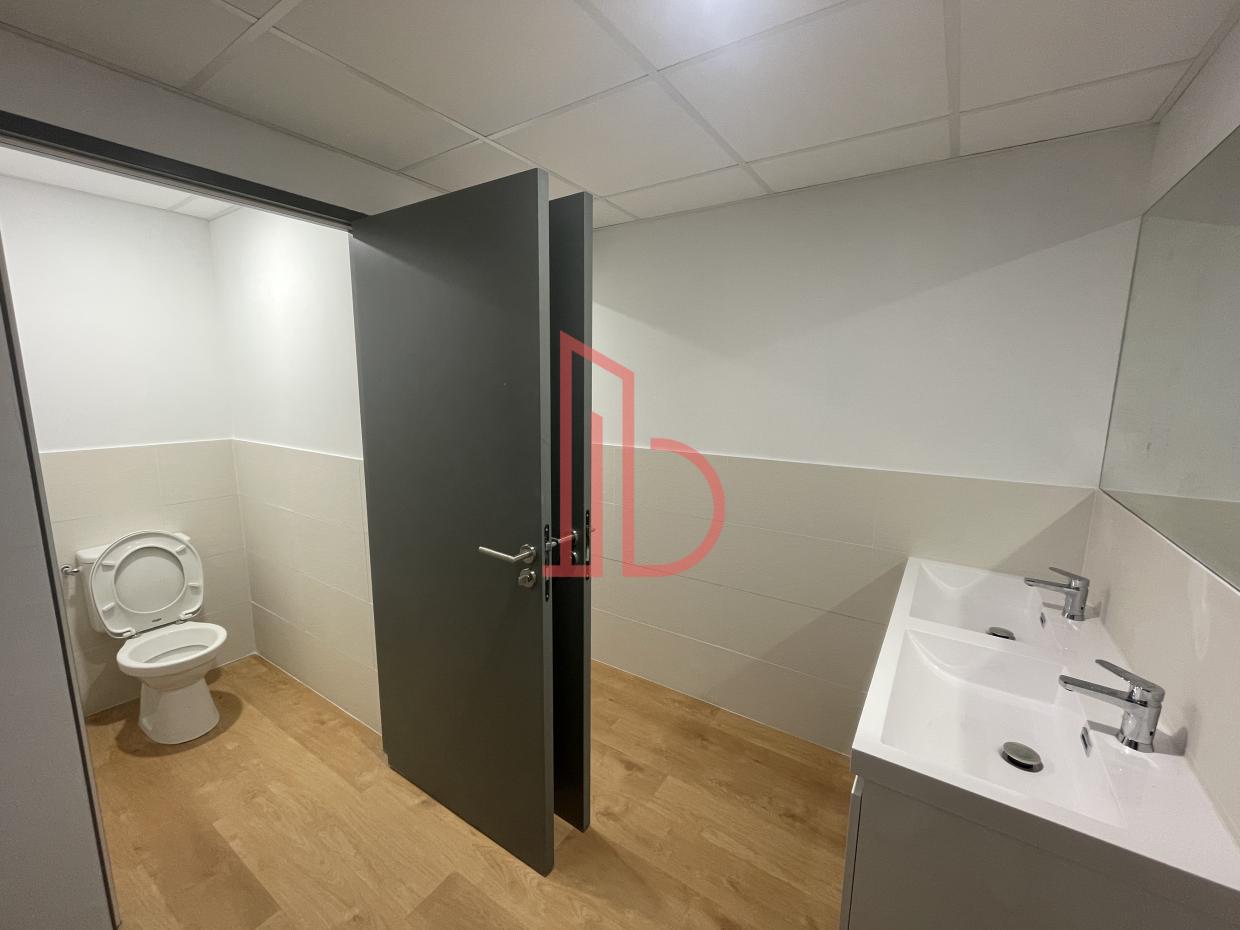 À louer Bureaux - Bordeaux 33000 - 374m²