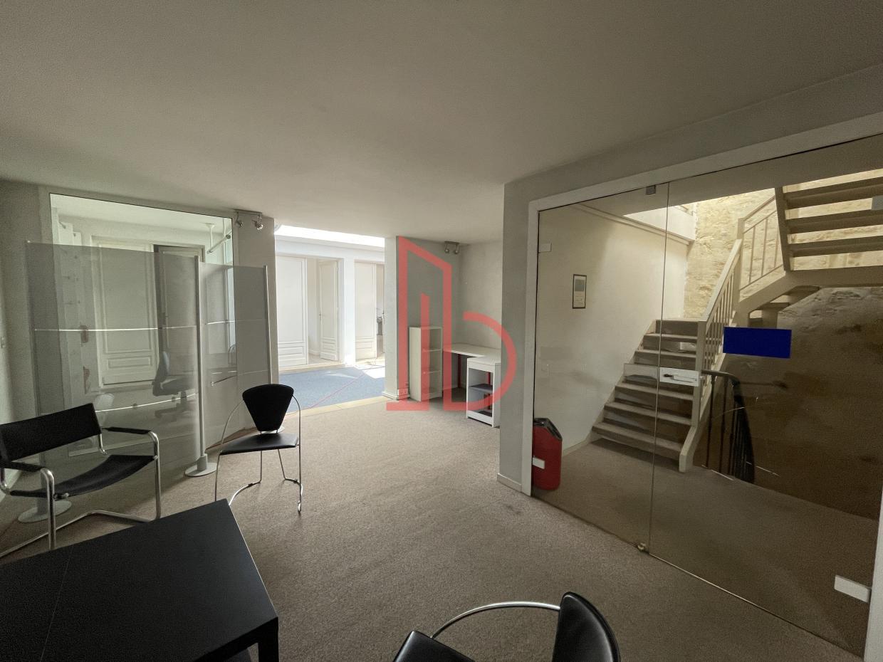 À louer Bureaux - Bordeaux 33000 - 200m²