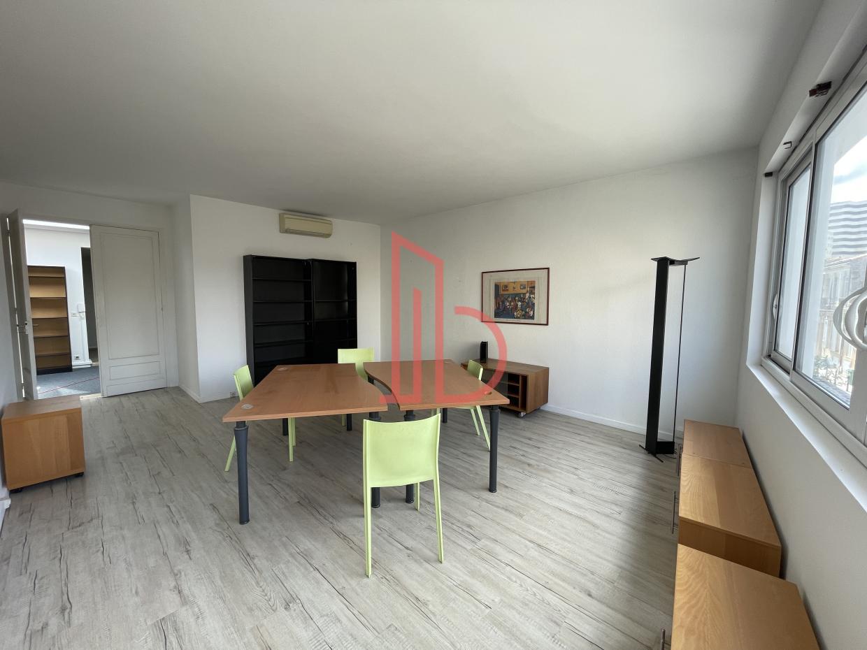 À louer Bureaux - Bordeaux 33000 - 200m²