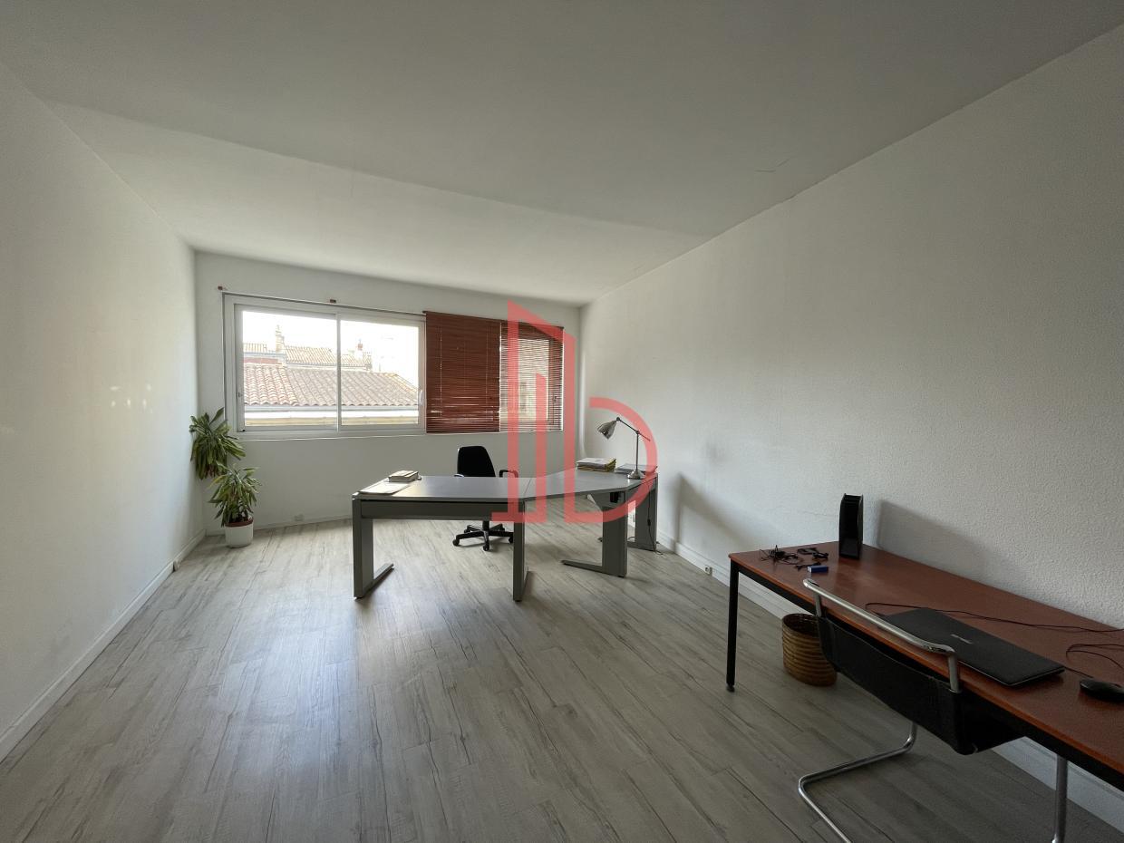 À louer Bureaux - Bordeaux 33000 - 200m²