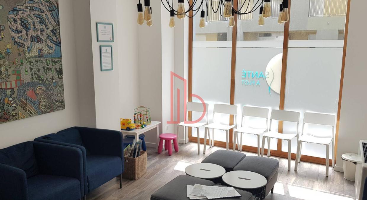 À louer Bureaux - Bordeaux 33300 - 187m²