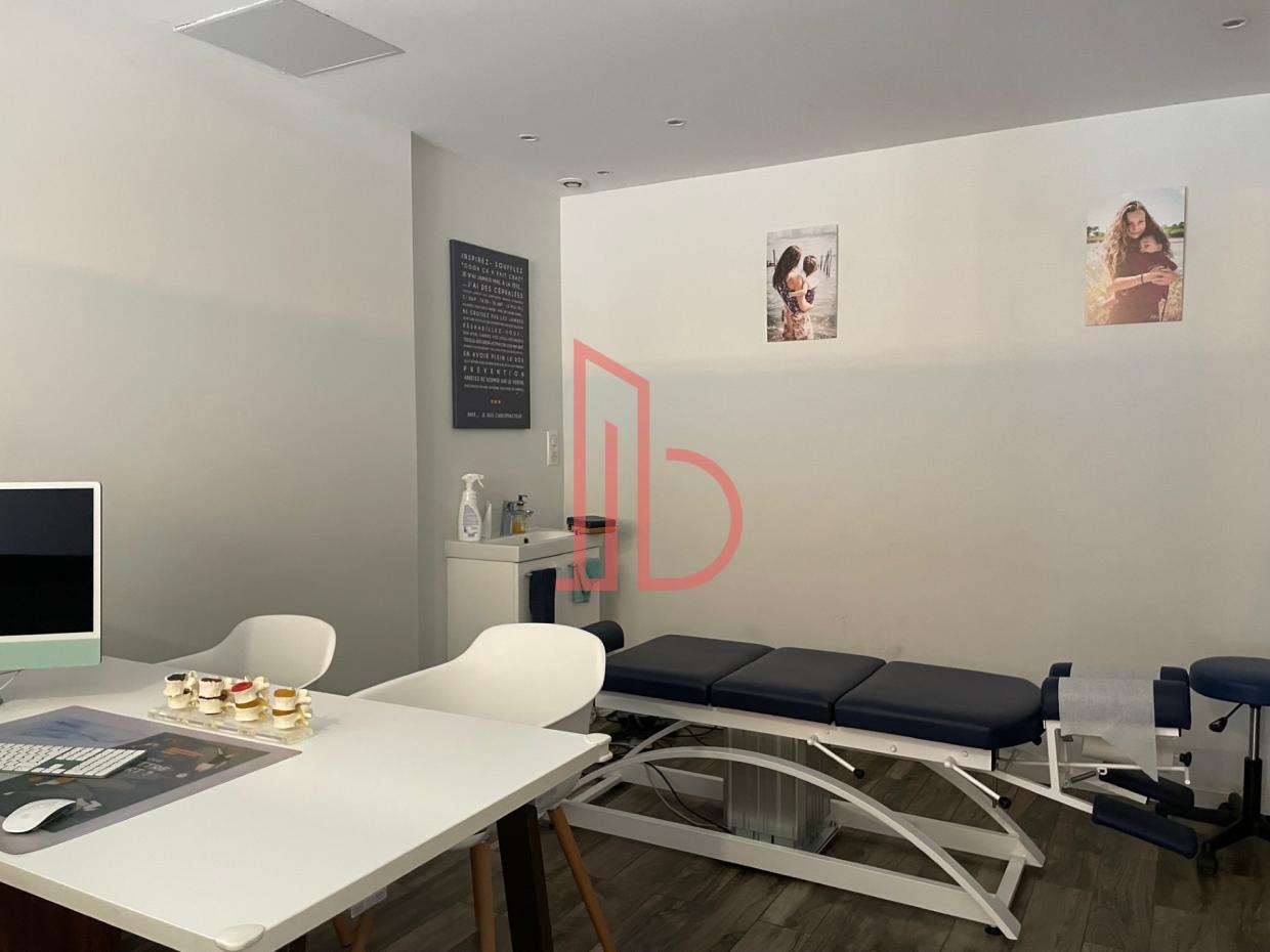 À louer Bureaux - Bordeaux 33300 - 187m²