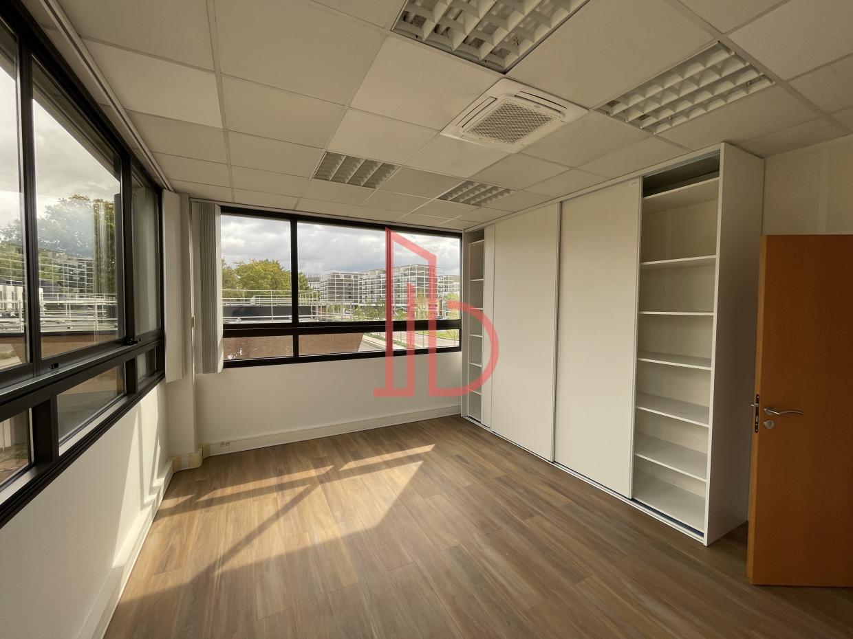 À louer Bureaux - Mérignac 33700 - 552m²