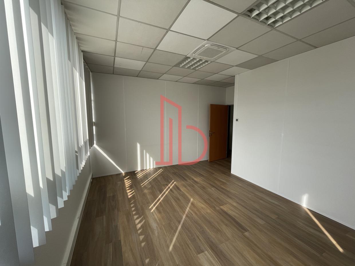 À louer Bureaux - Mérignac 33700 - 552m²