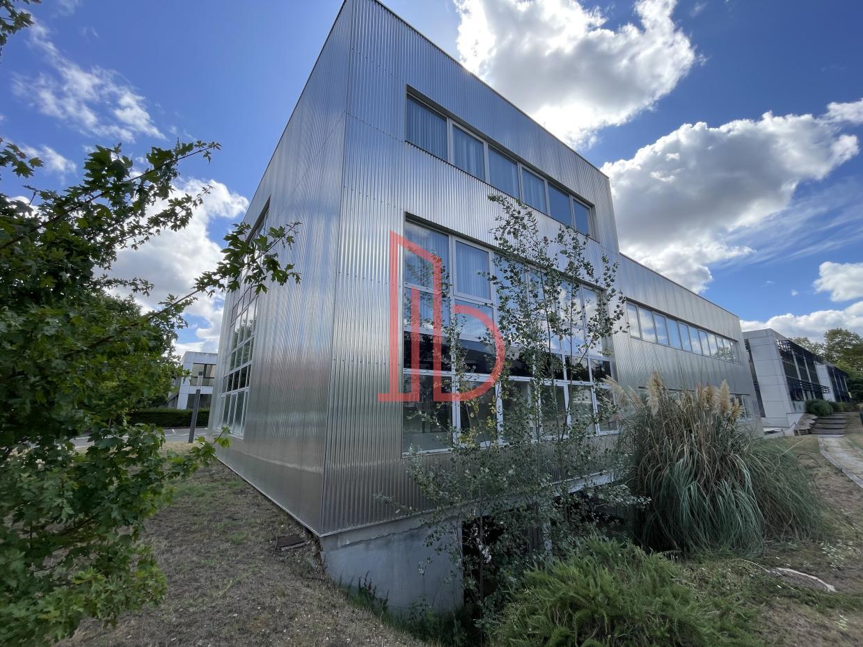 À louer Bureaux - Bordeaux 33300 - 1090m²