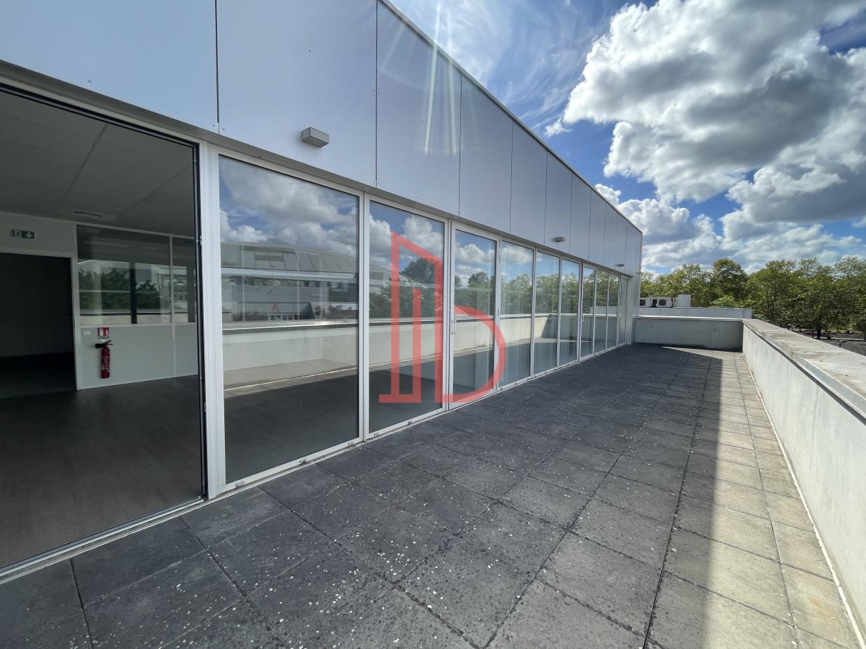 À louer Bureaux - Bordeaux 33300 - 1090m²