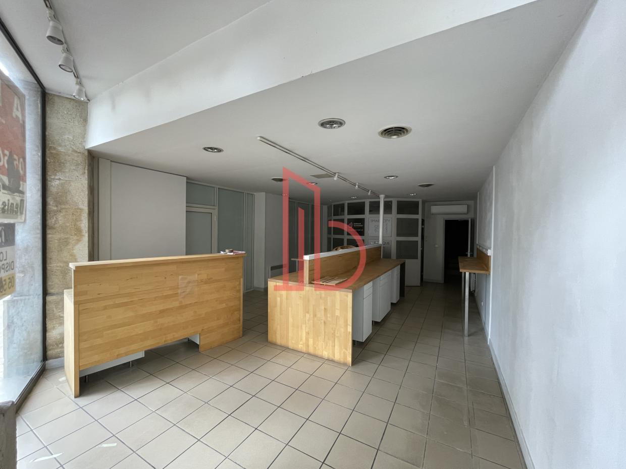 À louer Bureaux - Bordeaux 33000 - 300m²