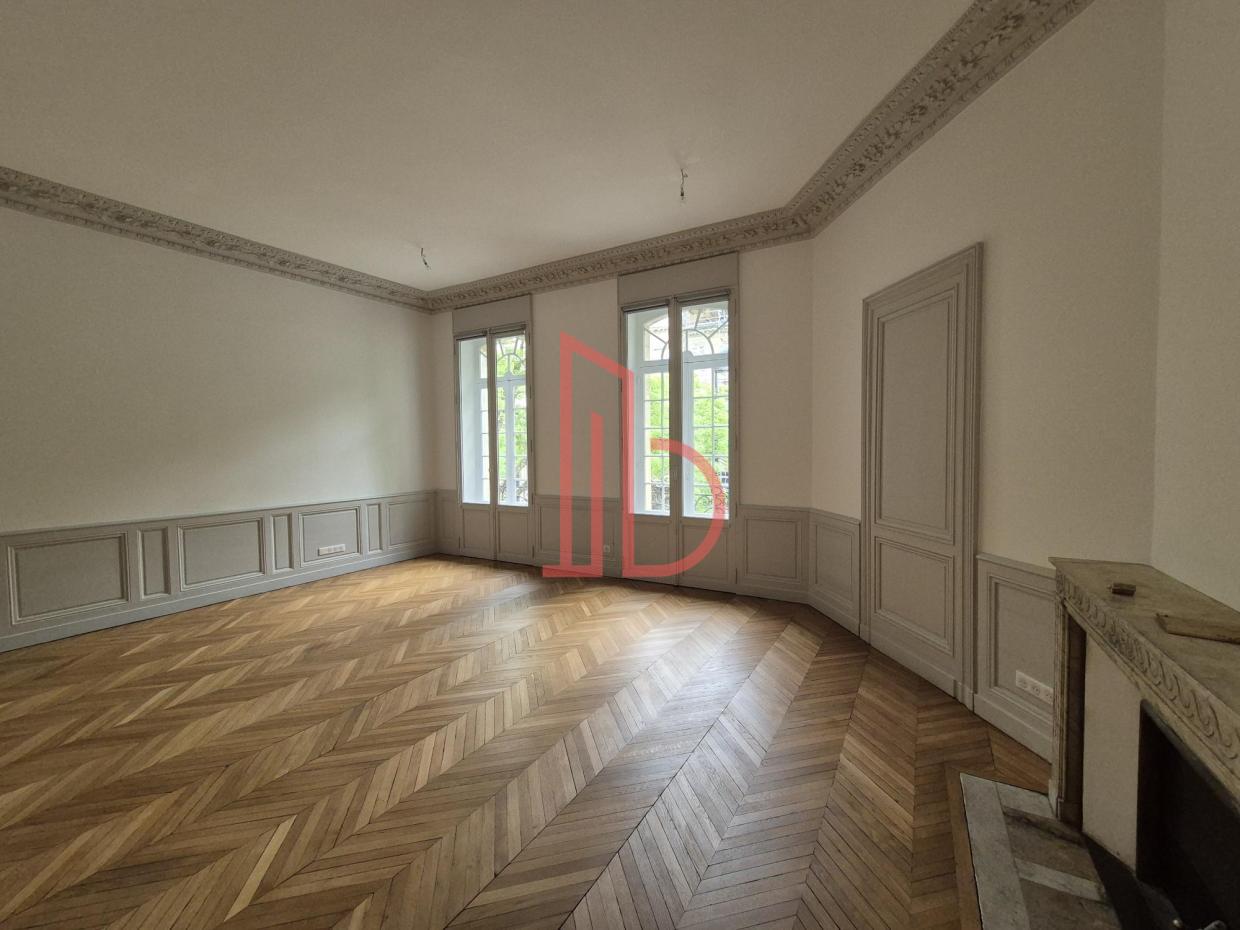 À louer Bureaux - Bordeaux 33000 - 113m²