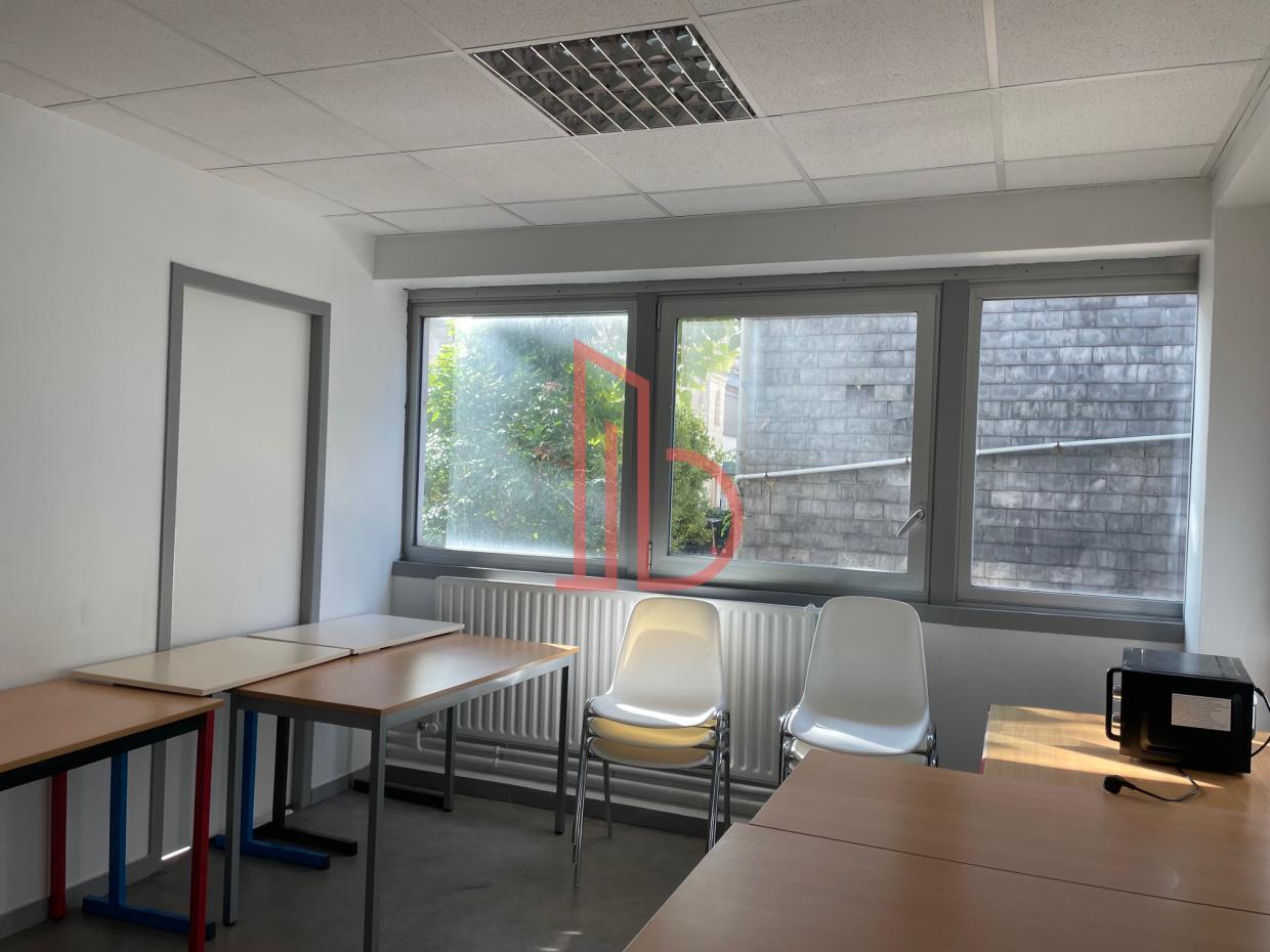 À louer Bureaux - Bordeaux 33000 - 321m²