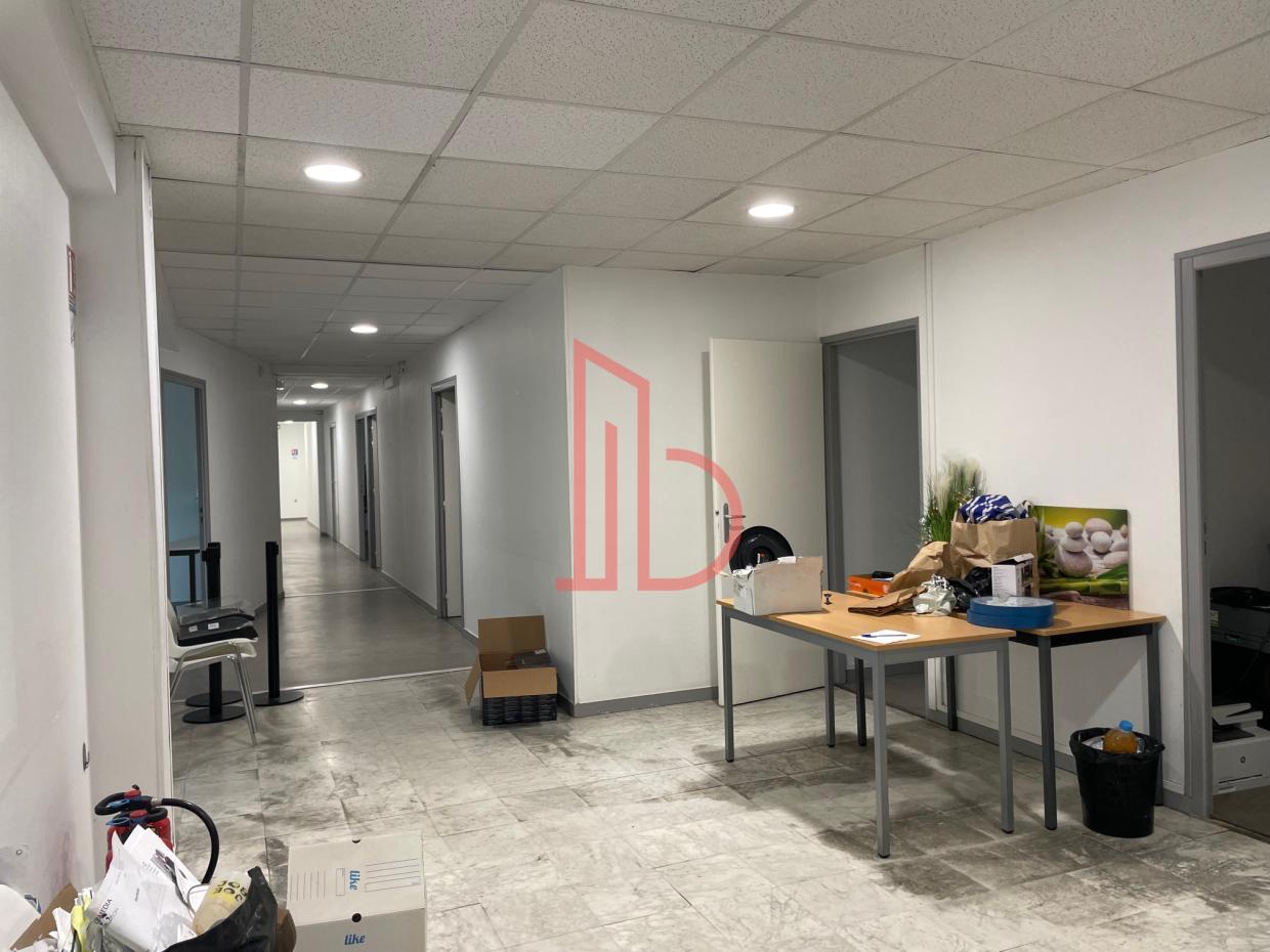 À louer Bureaux - Bordeaux 33000 - 321m²