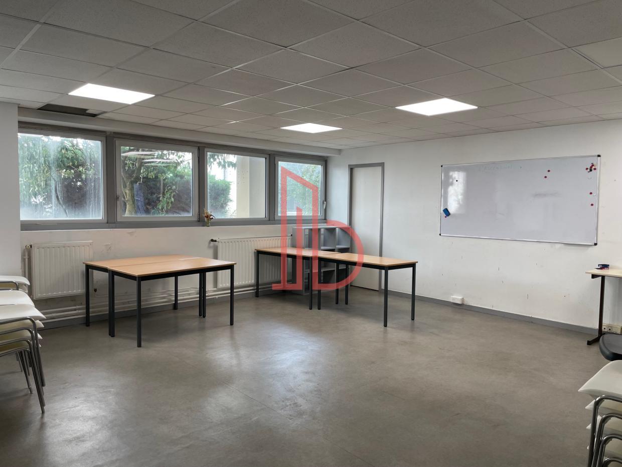 À louer Bureaux - Bordeaux 33000 - 321m²