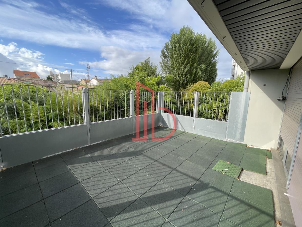 À louer Bureaux - Bordeaux 33000 - 330m²