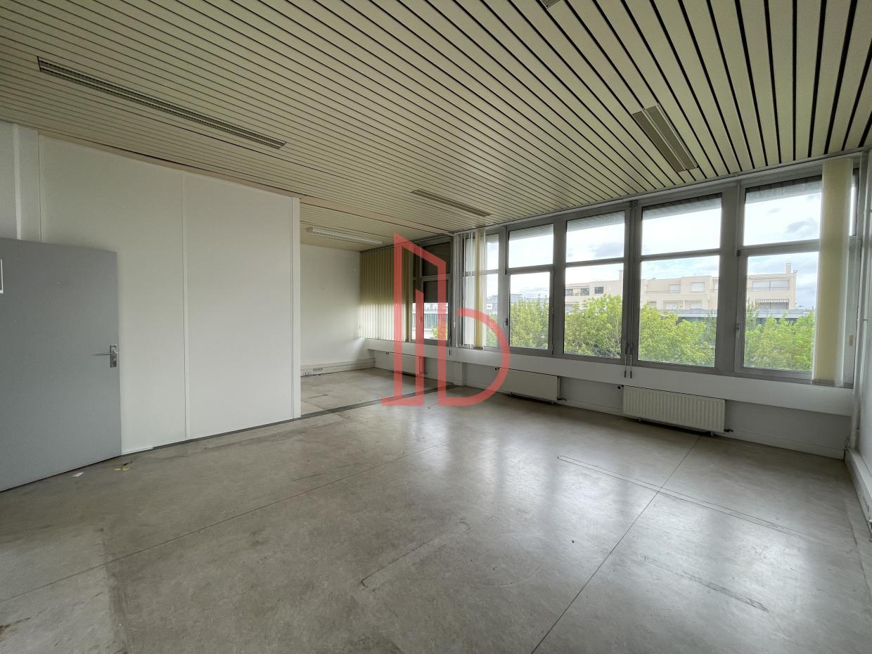 À louer Bureaux - Bordeaux 33000 - 330m²