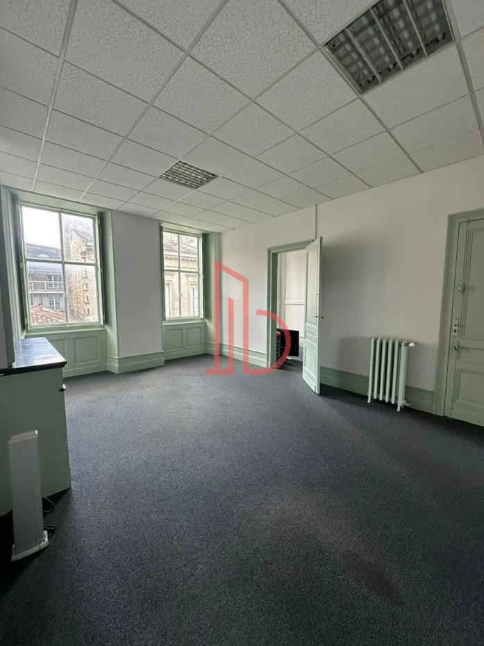 À louer Bureaux - Bordeaux 33000 - 54.5m²