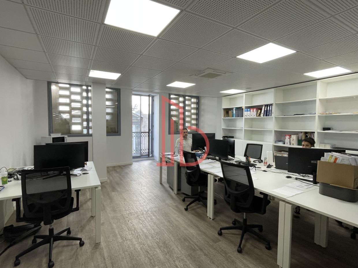 À louer Bureaux - Bordeaux 33000 - 125m²