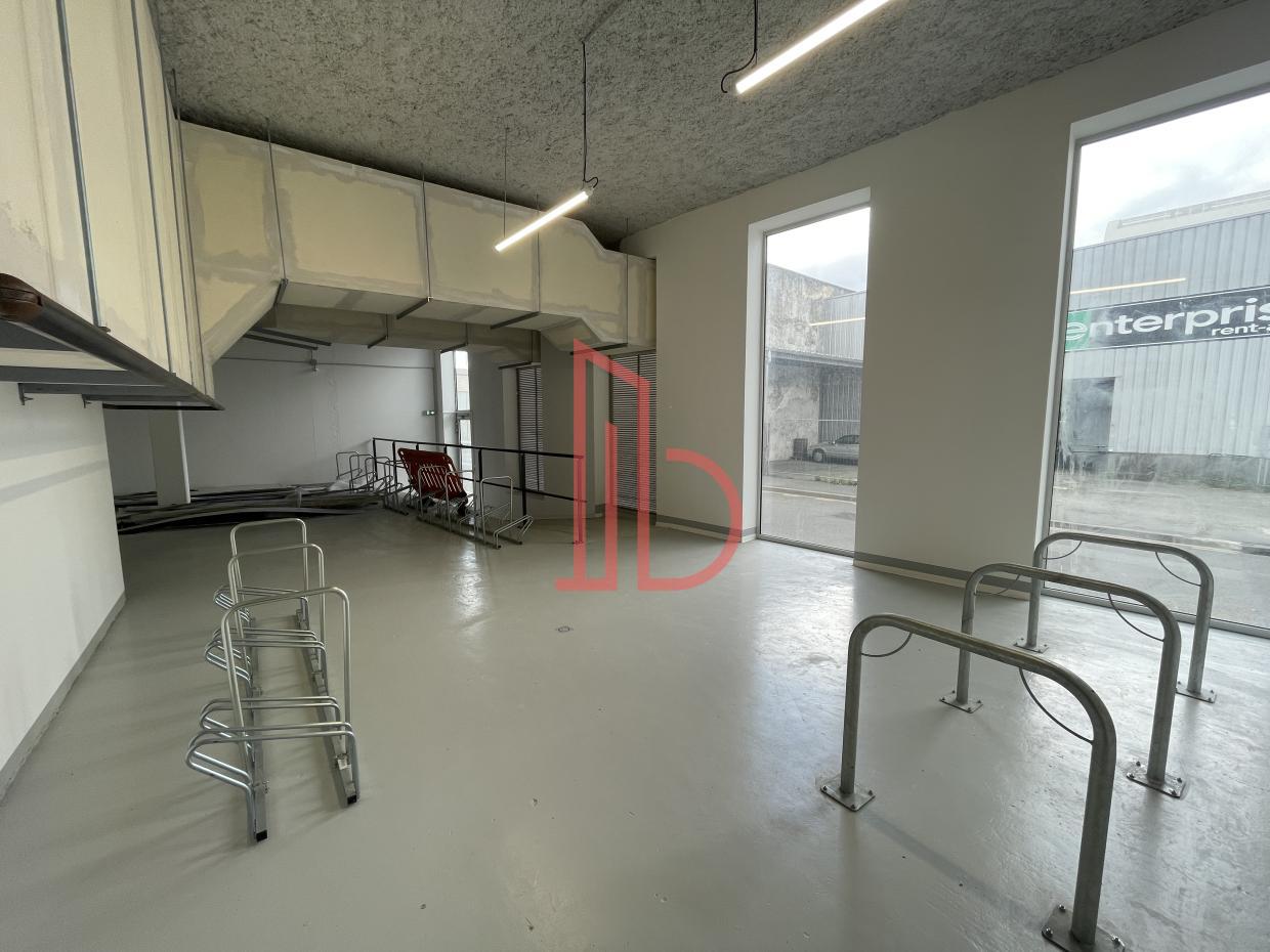 À louer Bureaux - Bordeaux 33800 - 3037.7m²