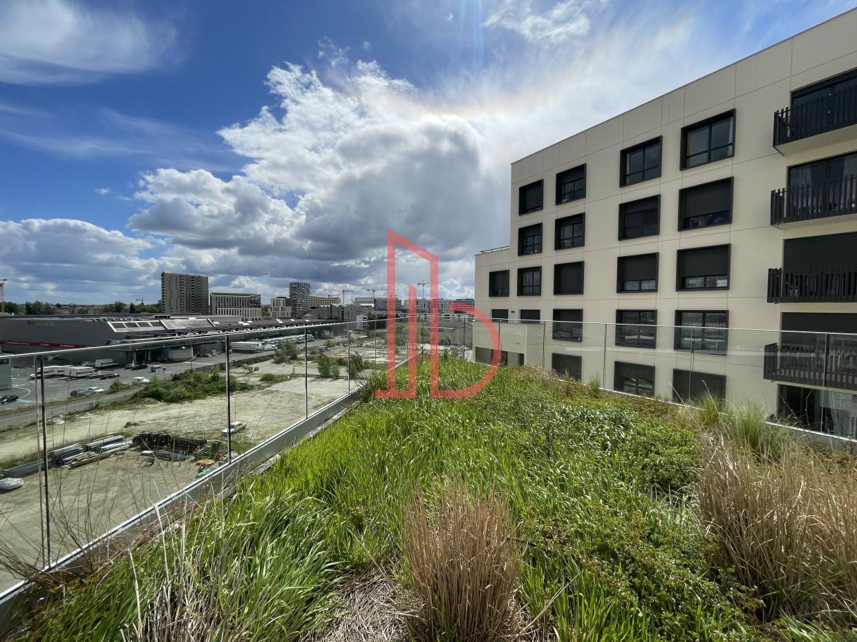 À louer Bureaux - Bordeaux 33800 - 3037.7m²