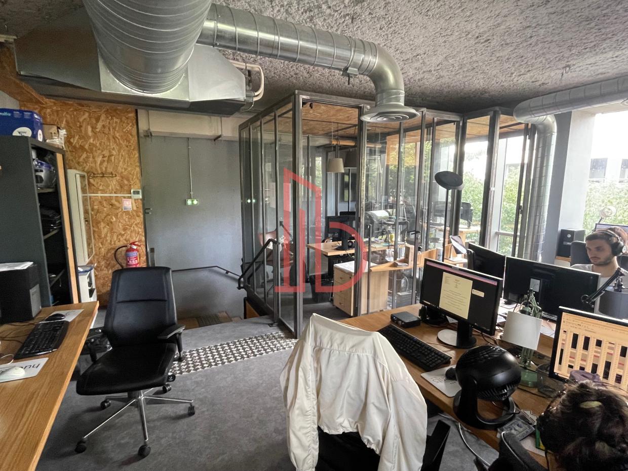 À louer Bureaux - Bordeaux 33800 - 200m²