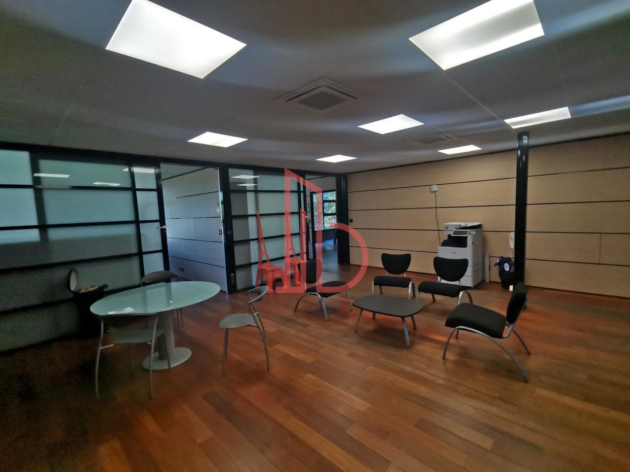 À louer Bureaux - Bruges 33520 - 265m²