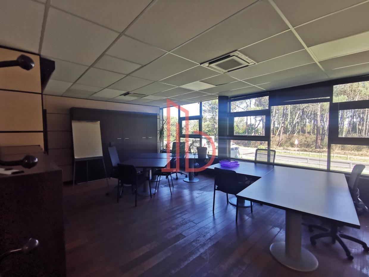 À louer Bureaux - Bruges 33520 - 265m²