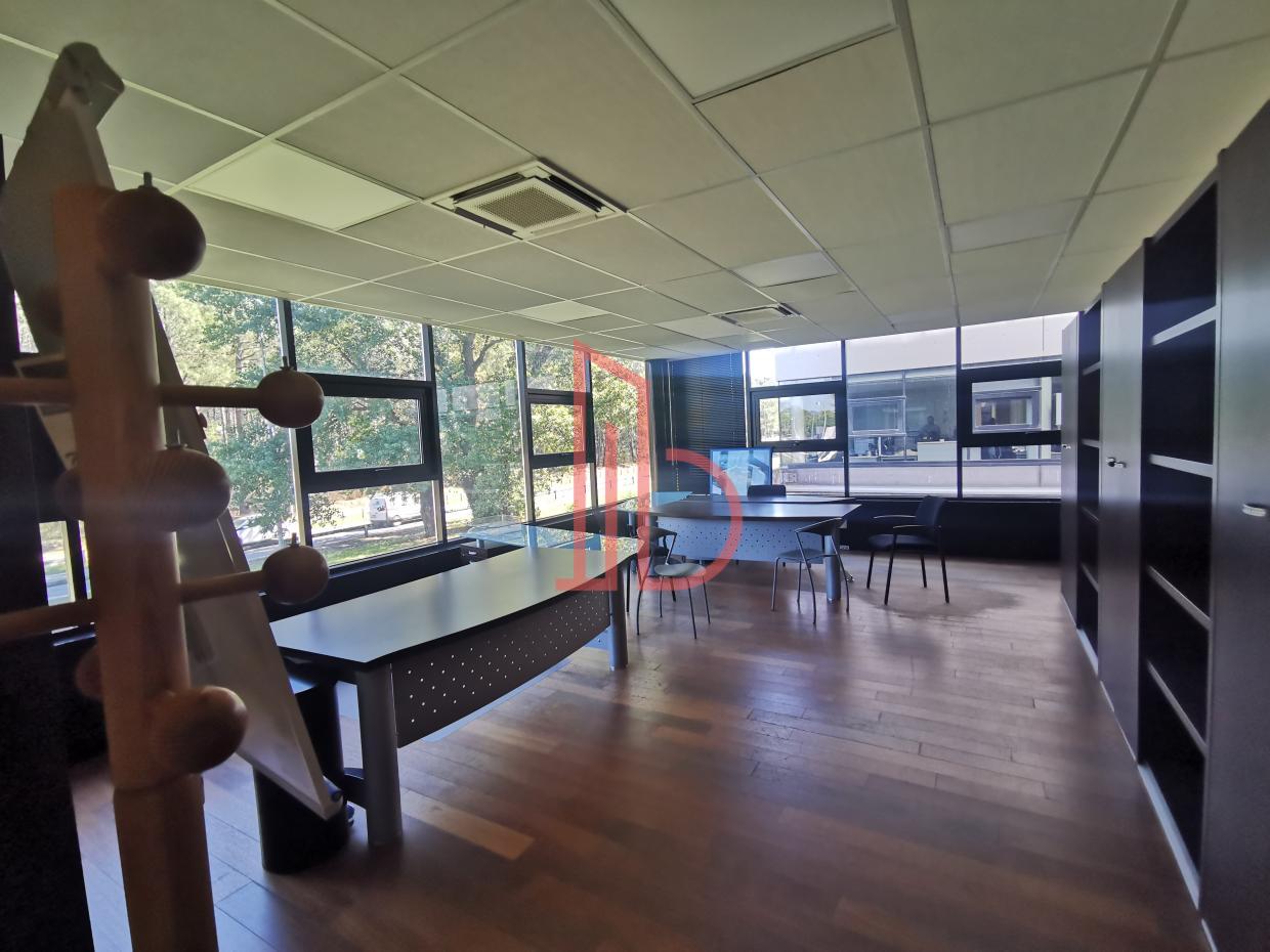 À louer Bureaux - Bruges 33520 - 265m²