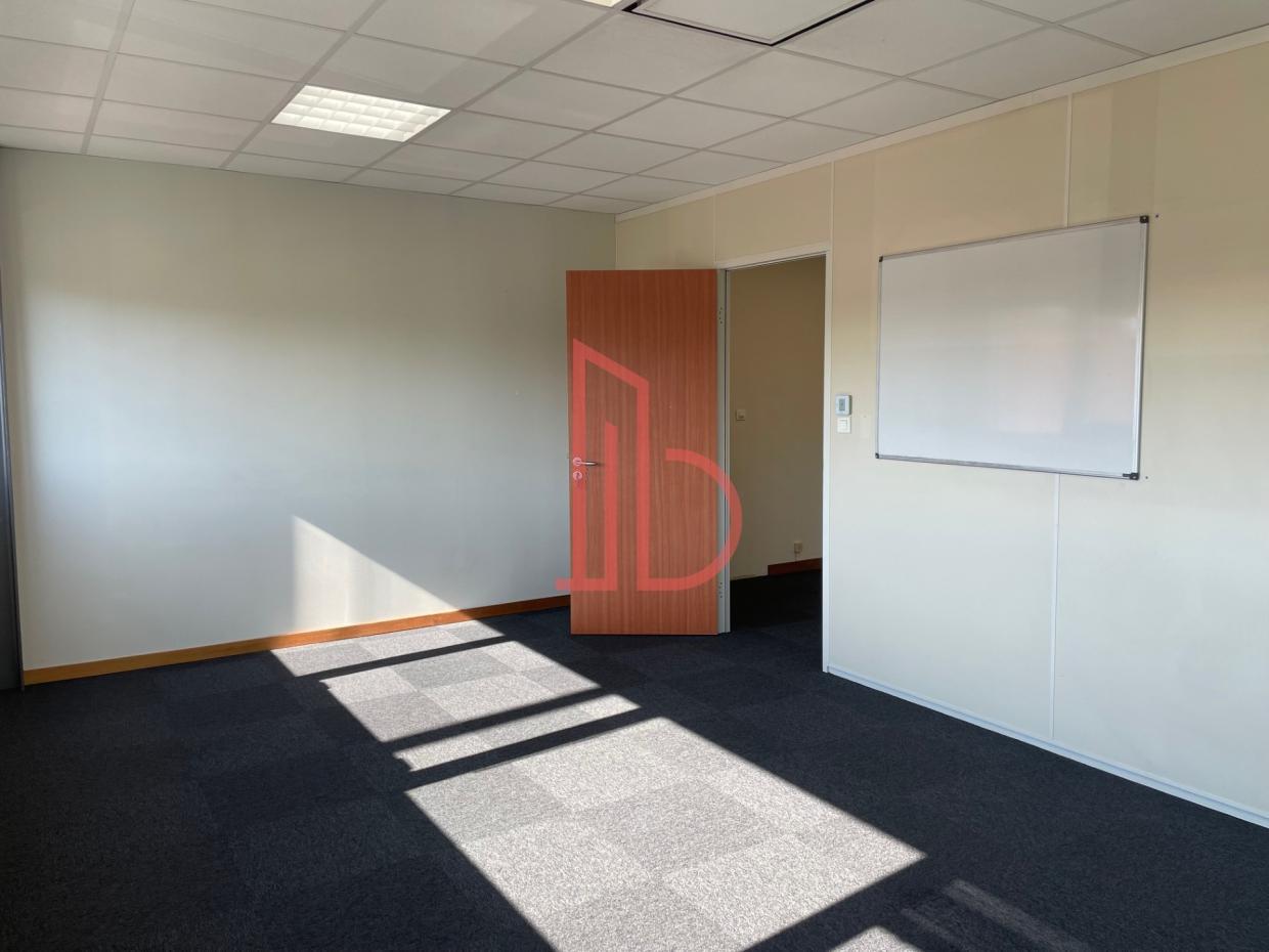 À louer Bureaux - Mérignac 33700 - 215.72m²