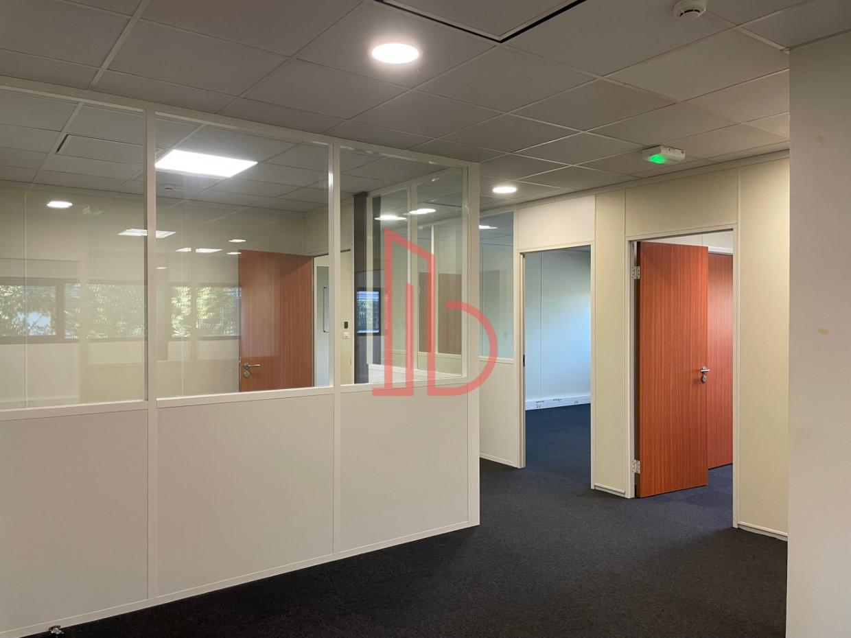 À louer Bureaux - Mérignac 33700 - 215.72m²