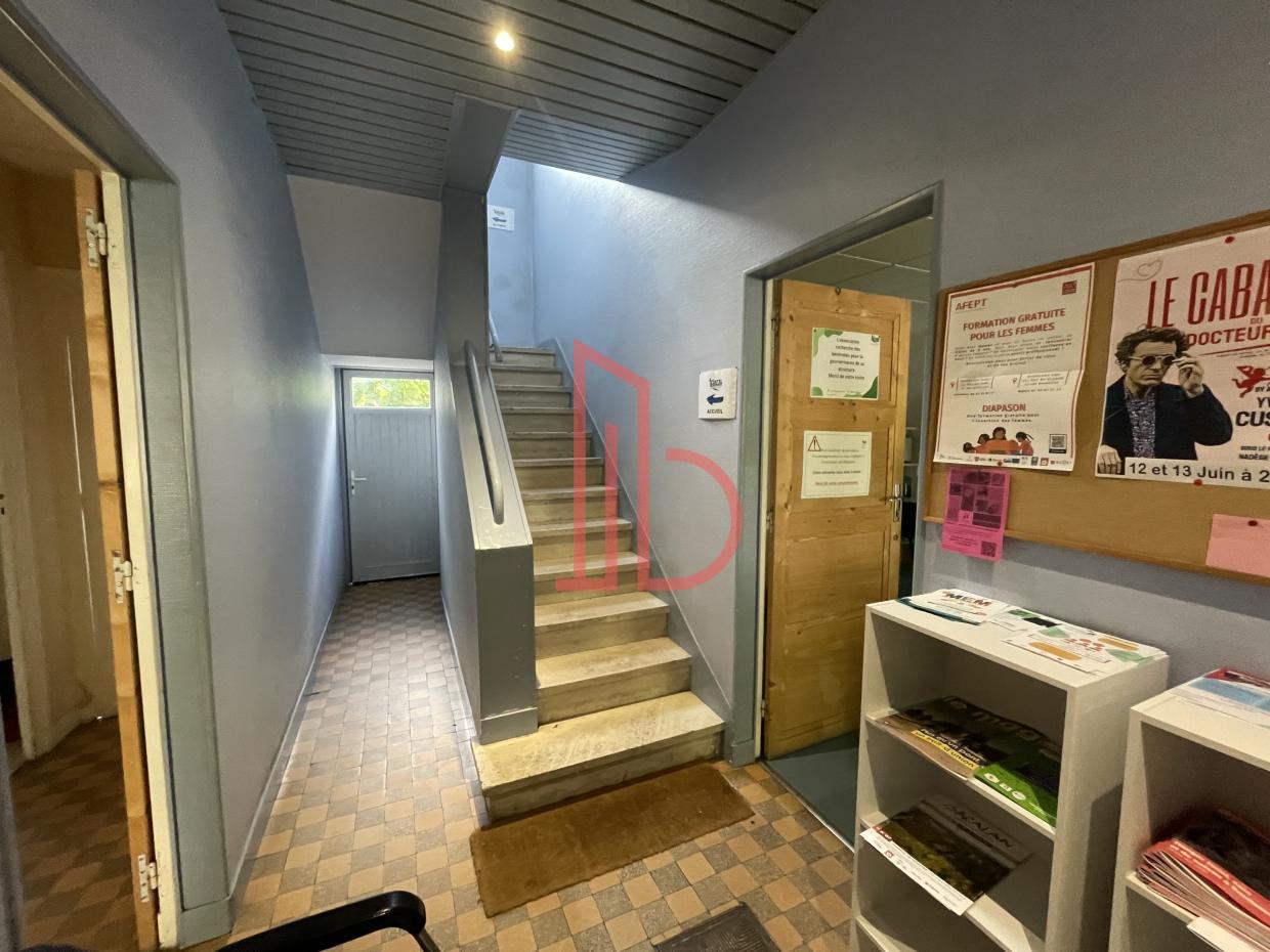 À louer Bureaux - Bordeaux 33300 - 160m²