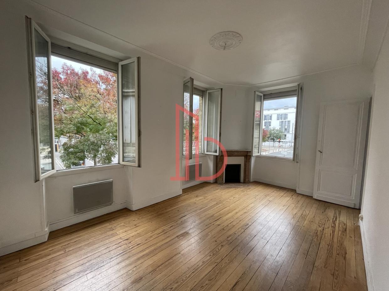 À louer Bureaux - Bordeaux 33000 - 70m²