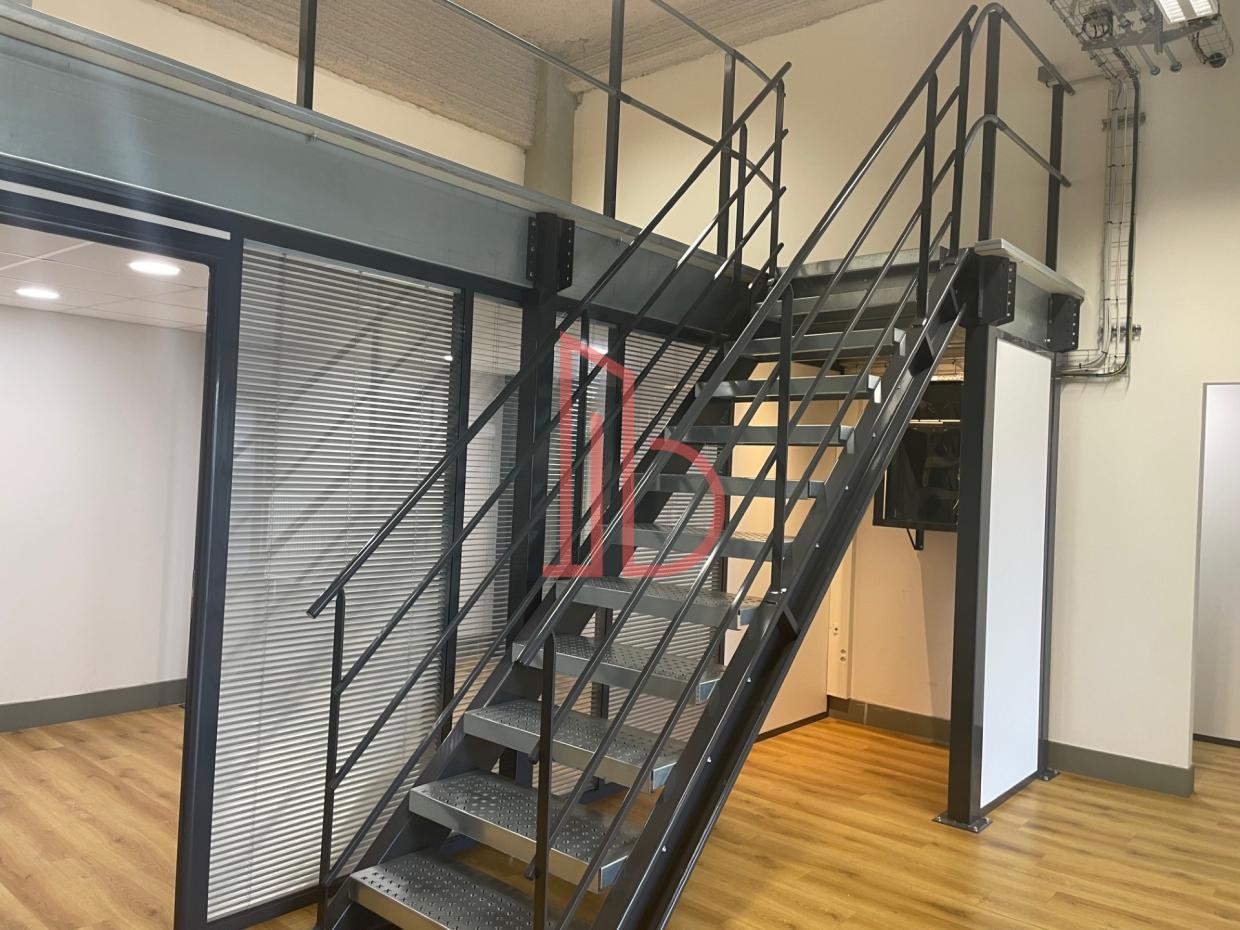 À louer Bureaux - Bègles 33130 - 210m²