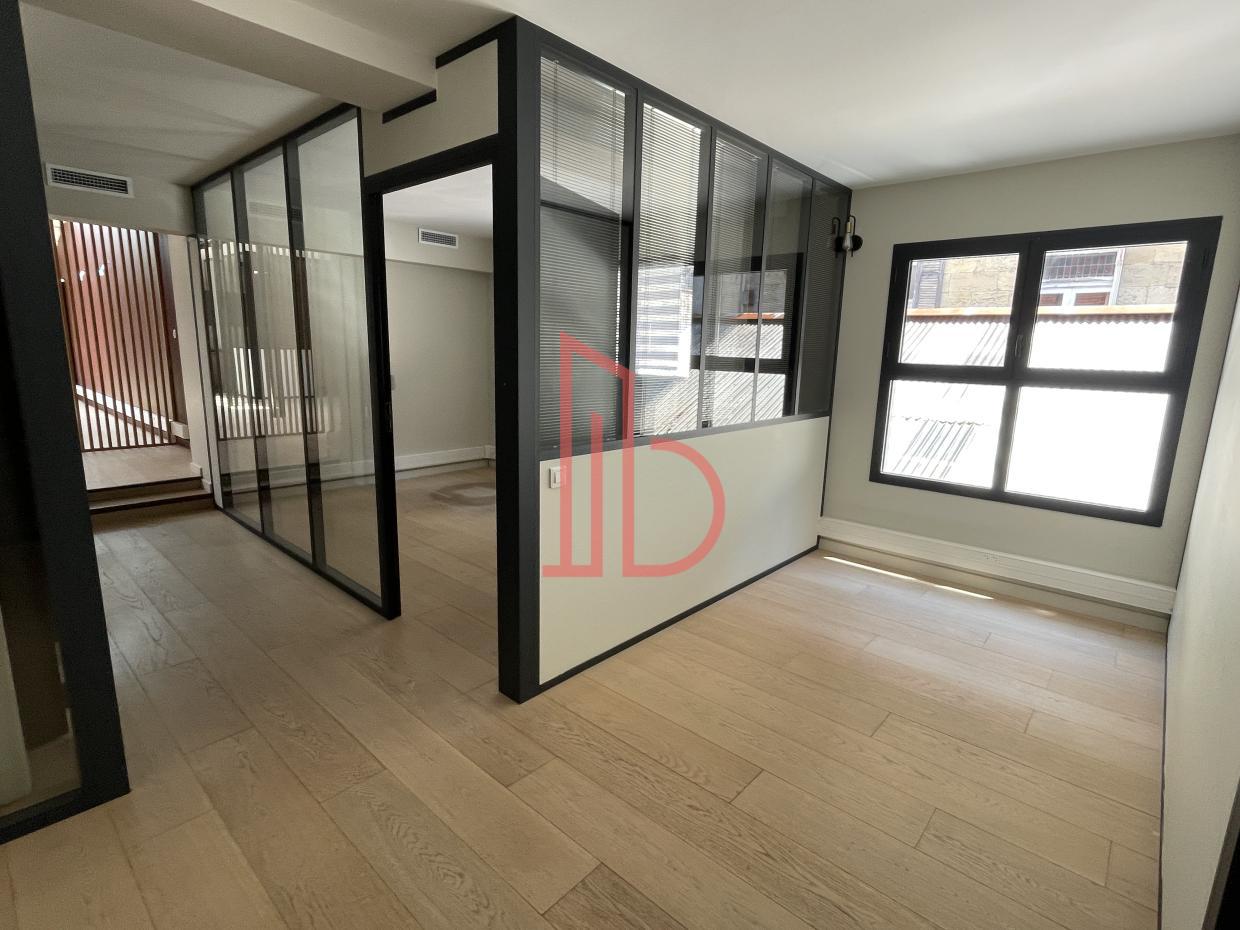 À louer Bureaux - Bordeaux 33000 - 200m²