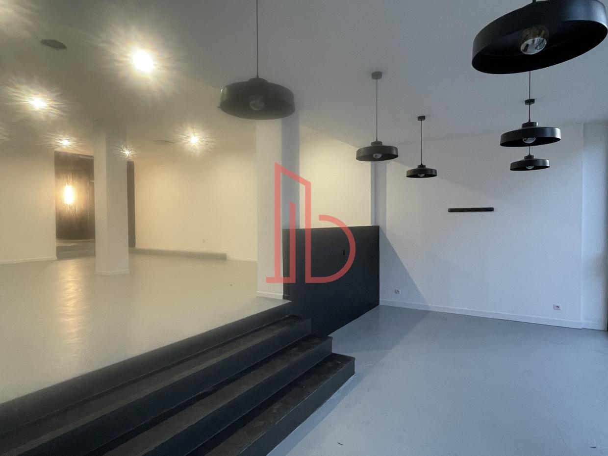 À louer Bureaux - Bordeaux 33000 - 256m²