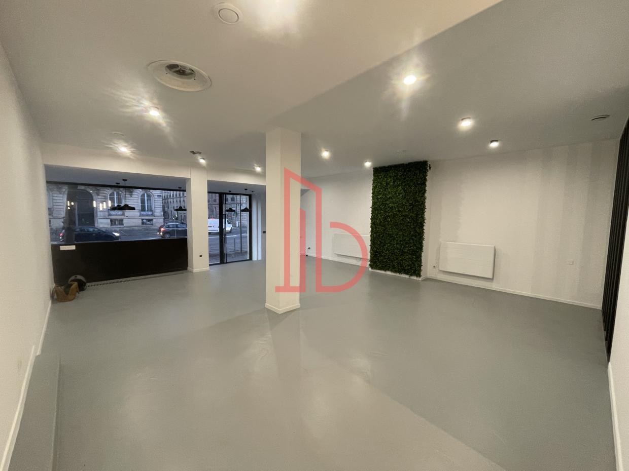 À louer Bureaux - Bordeaux 33000 - 256m²