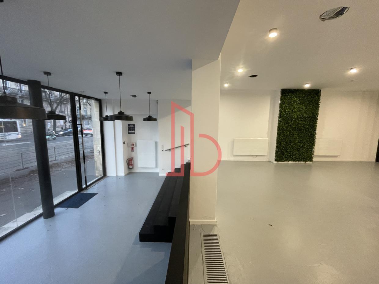 À louer Bureaux - Bordeaux 33000 - 256m²
