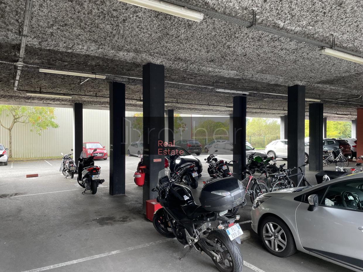 À louer Bureaux - Gradignan 33170 - 6034.8m²