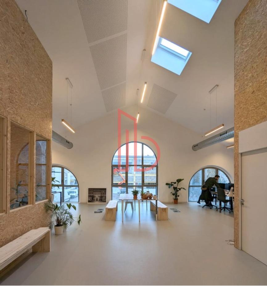 À louer Bureaux - Bordeaux 33800 - 181m²