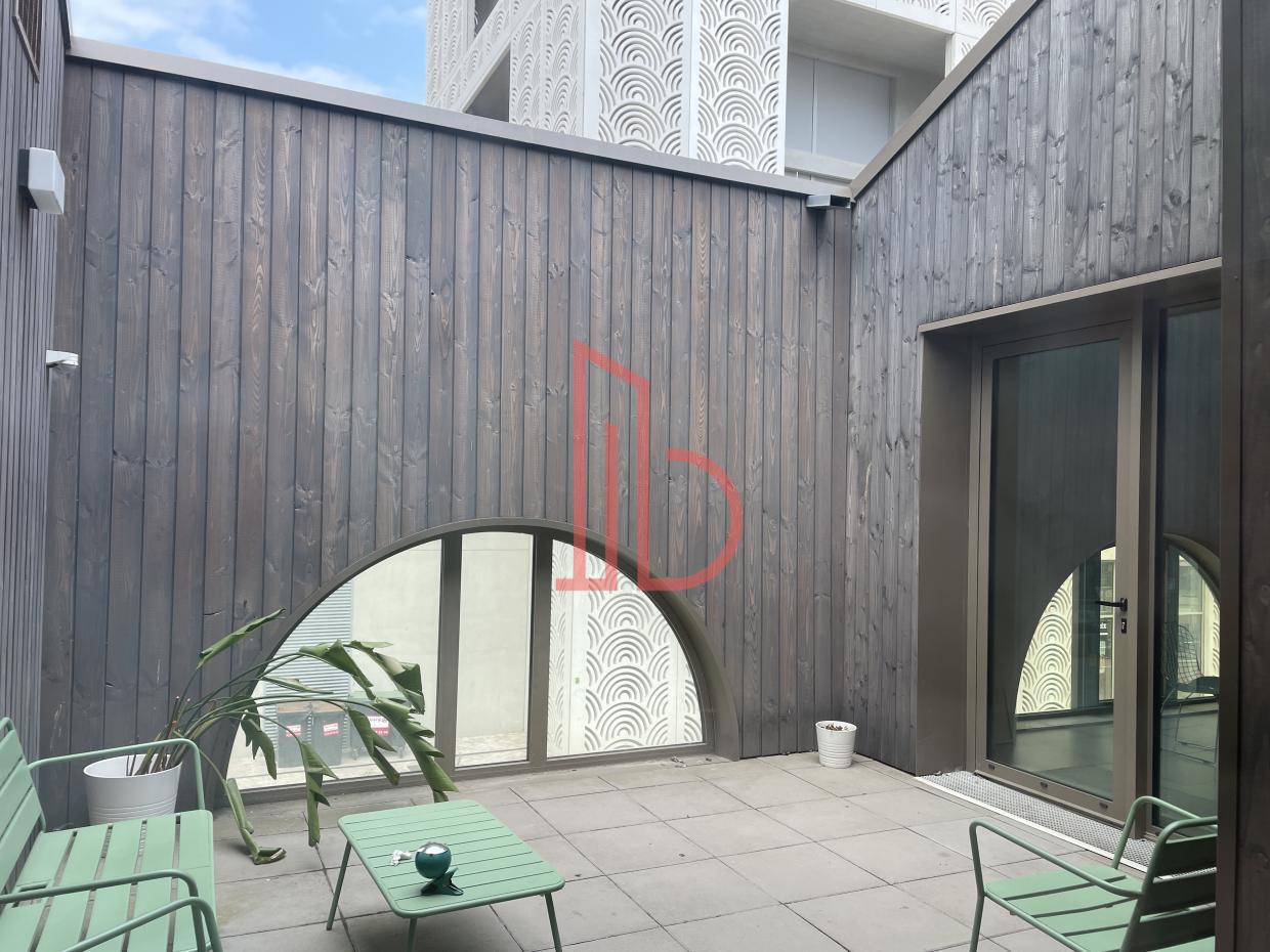 À louer Bureaux - Bordeaux 33800 - 181m²