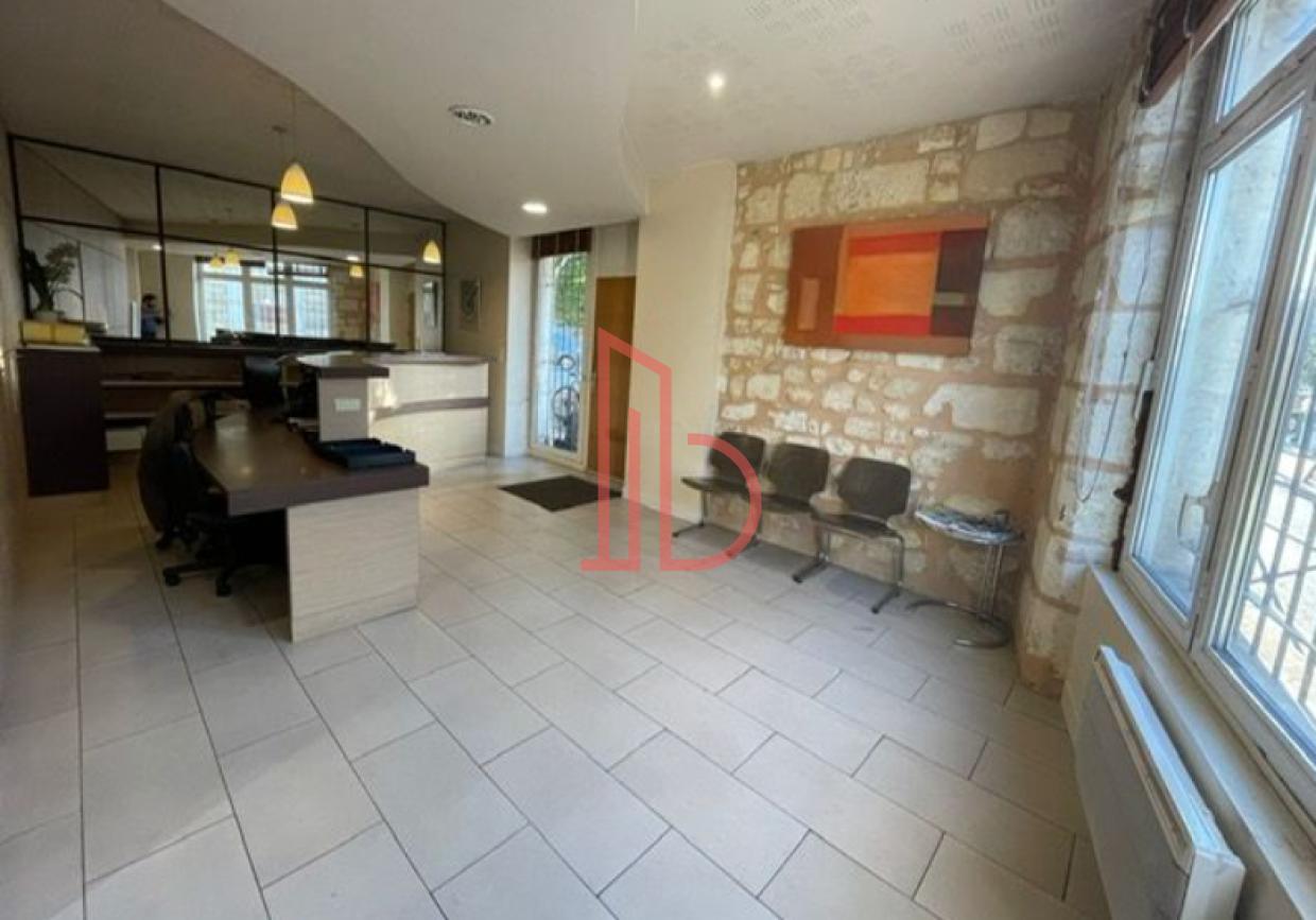 À louer Bureaux - Bordeaux 33000 - 146m²