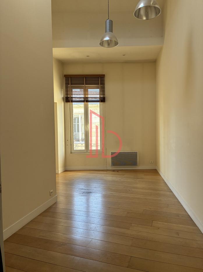 À louer Bureaux - Bordeaux 33000 - 146m²