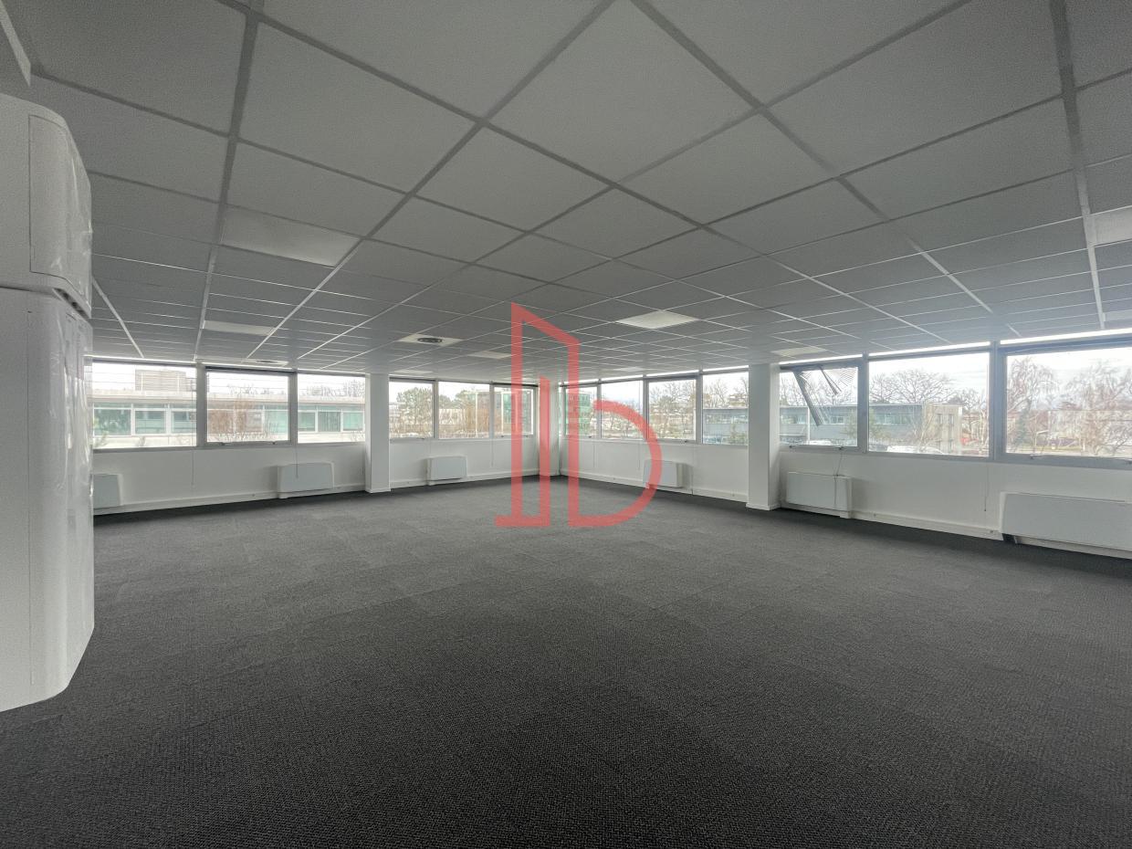 À louer Bureaux - Pessac 33600 - 602.2m²