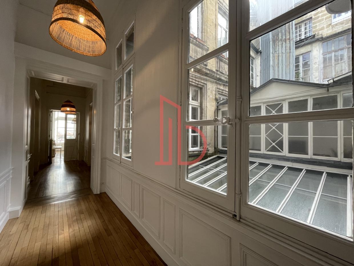 À louer Bureaux - Bordeaux 33000 - 152m²