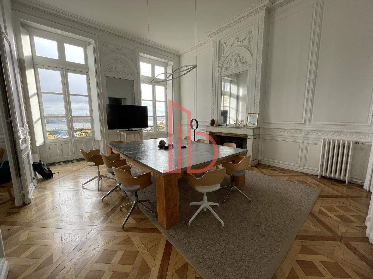 À louer Bureaux - Bordeaux 33000 - 152m²