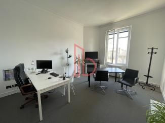 À louer Bureaux - Bordeaux 33200 - 130m²