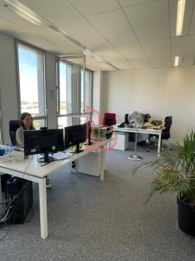 À louer Bureaux - Bordeaux 33000 - 571m²
