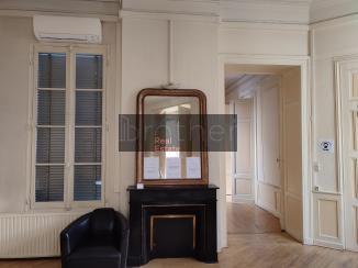 À louer Bureaux - Bordeaux 33000 - 135m²